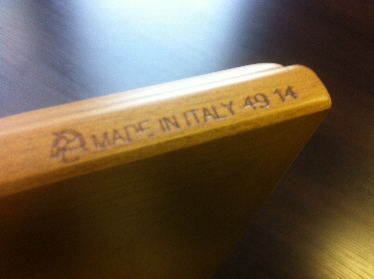 Логотип итальянской фабрики